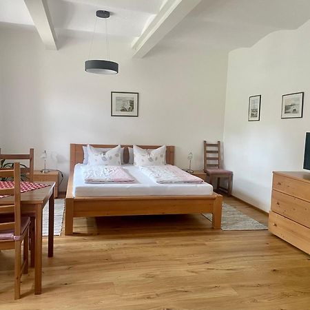 Pension Bernhardhof Otterfing Экстерьер фото