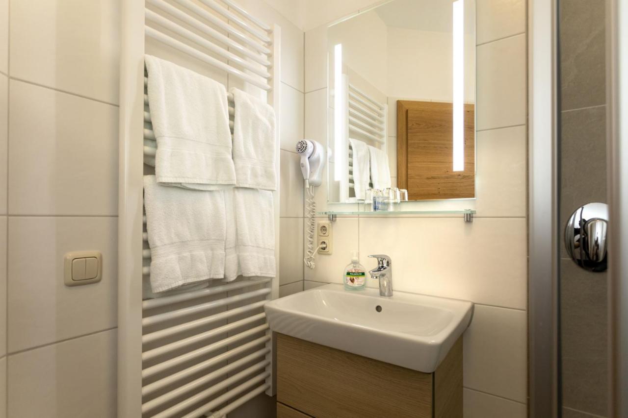 Pension Bernhardhof Otterfing Экстерьер фото