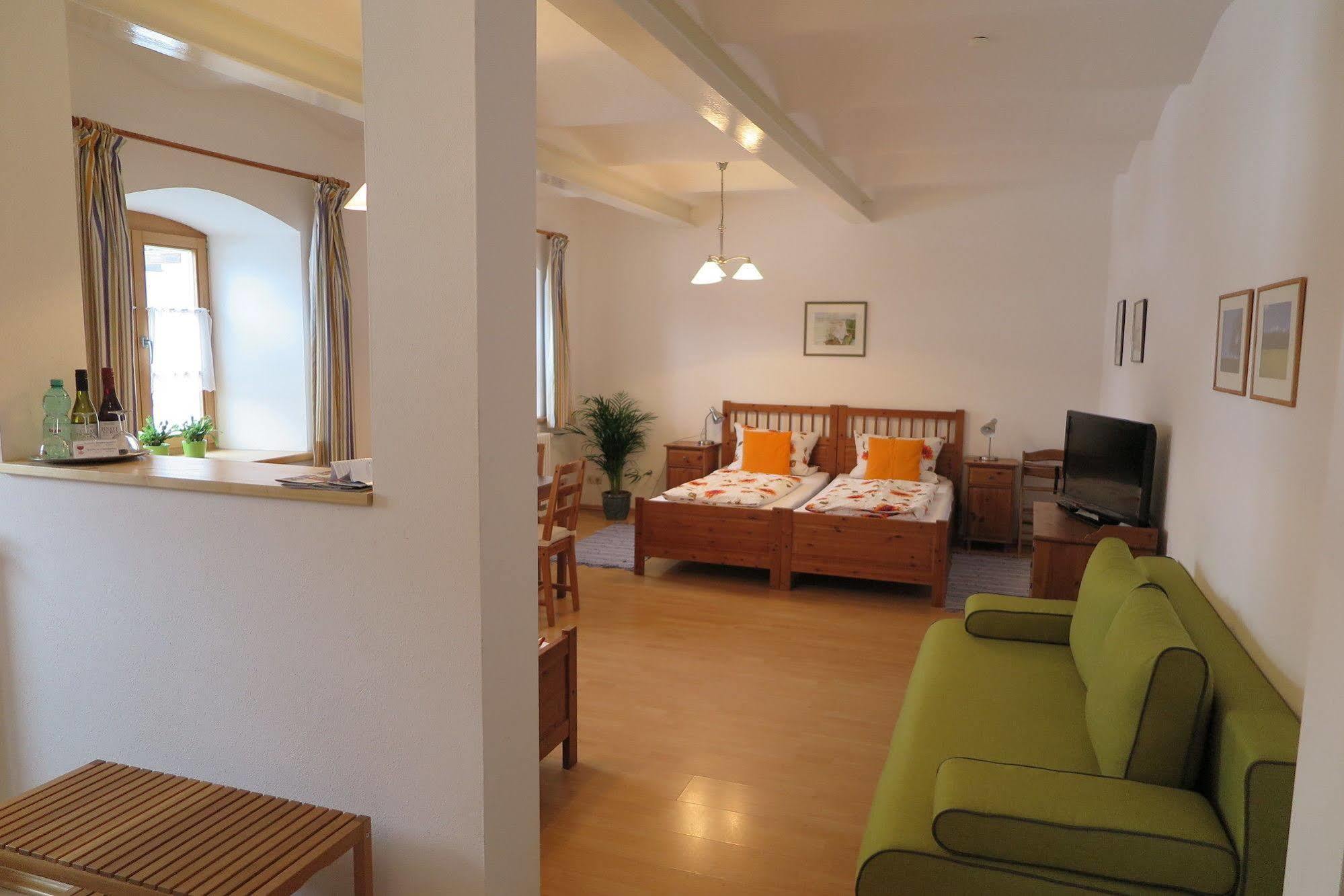 Pension Bernhardhof Otterfing Экстерьер фото