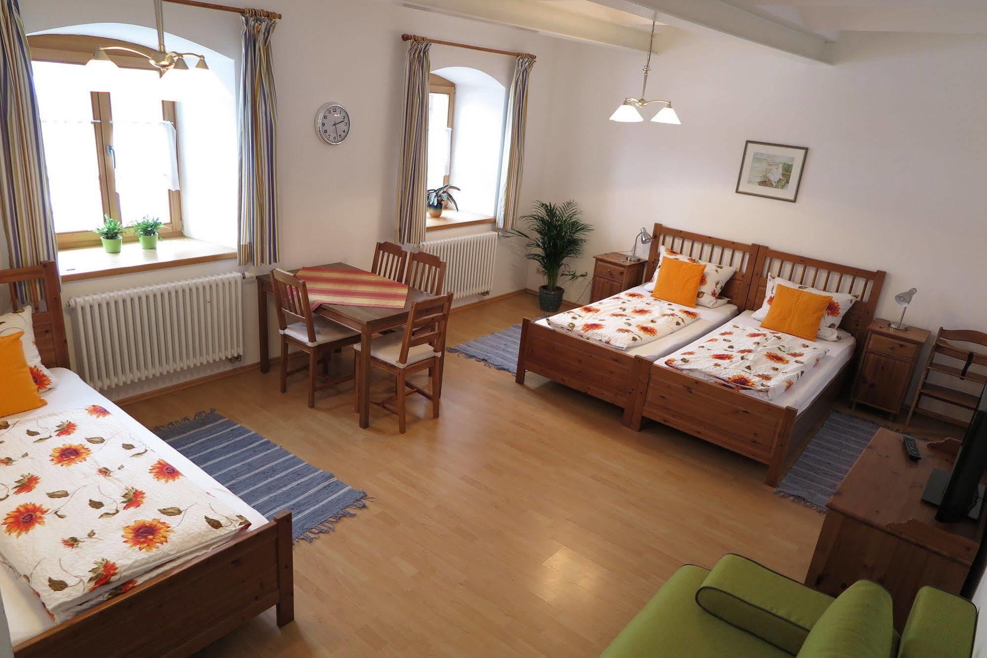 Pension Bernhardhof Otterfing Экстерьер фото