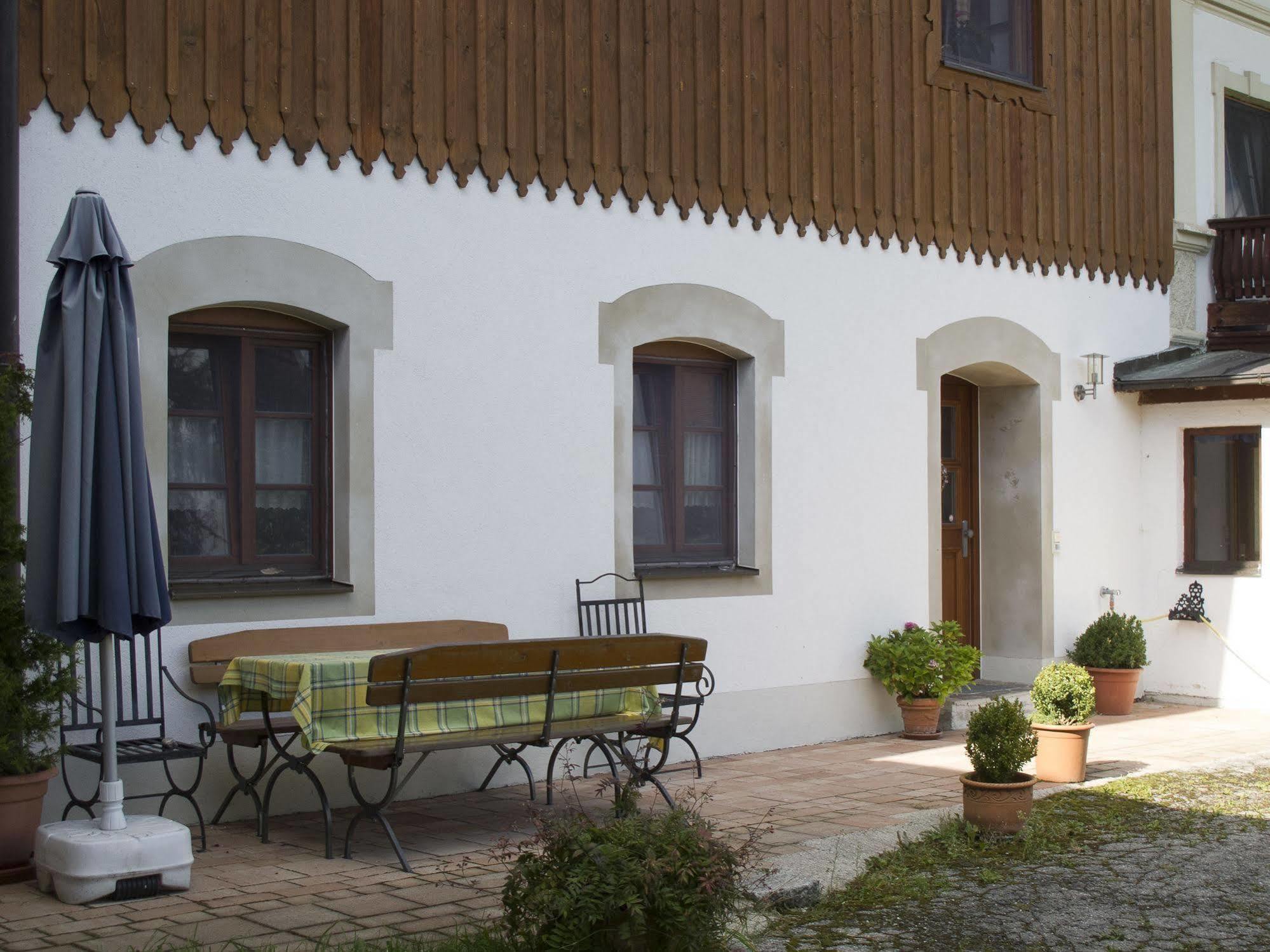 Pension Bernhardhof Otterfing Экстерьер фото