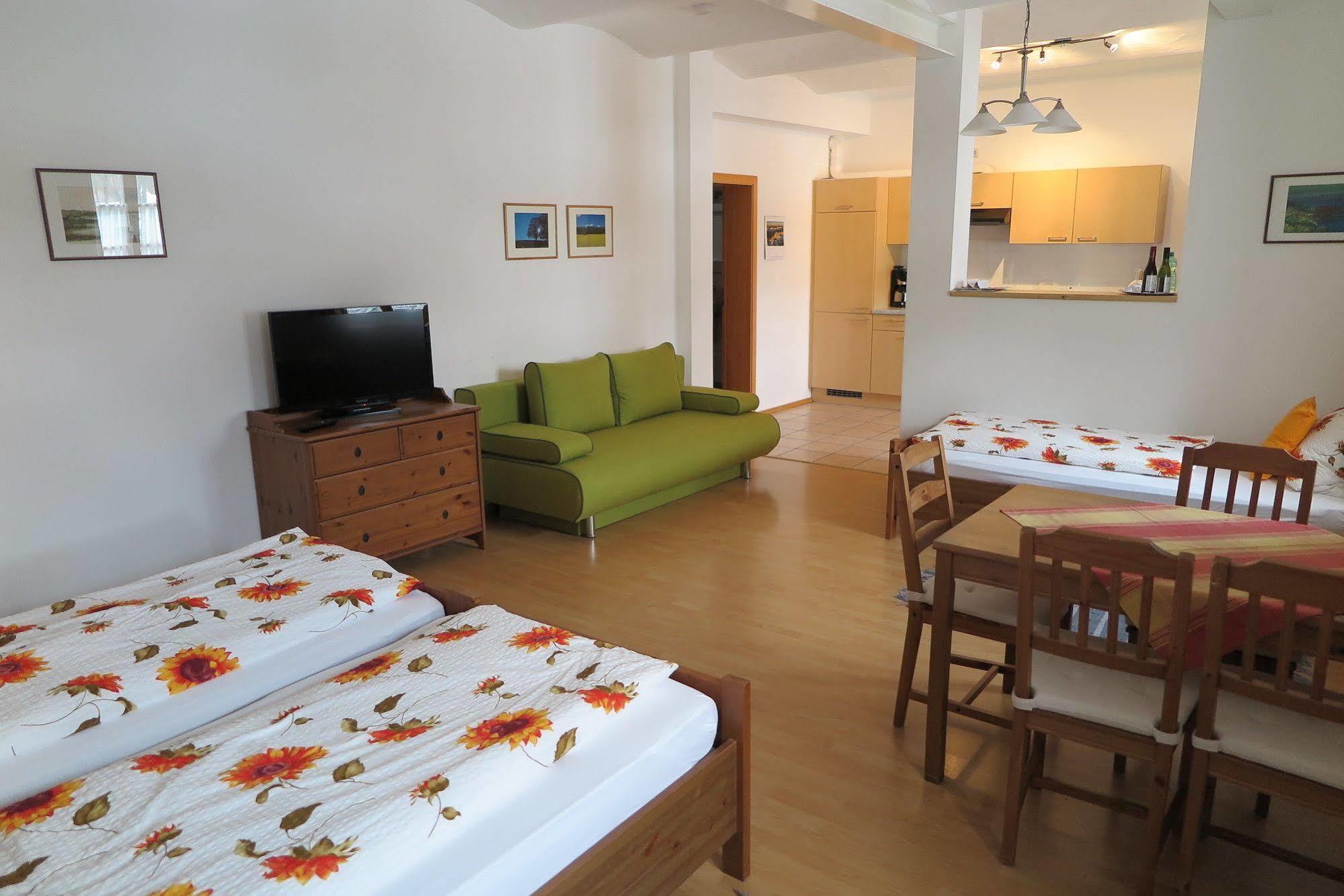 Pension Bernhardhof Otterfing Экстерьер фото