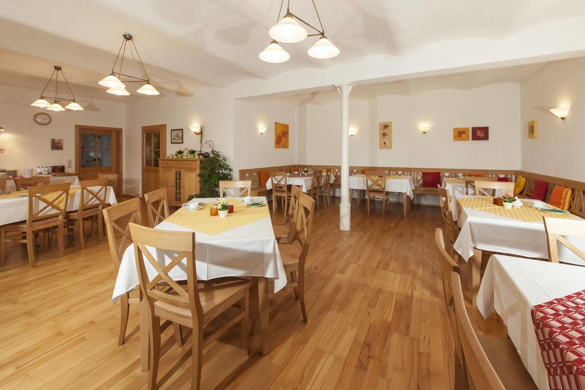 Pension Bernhardhof Otterfing Экстерьер фото