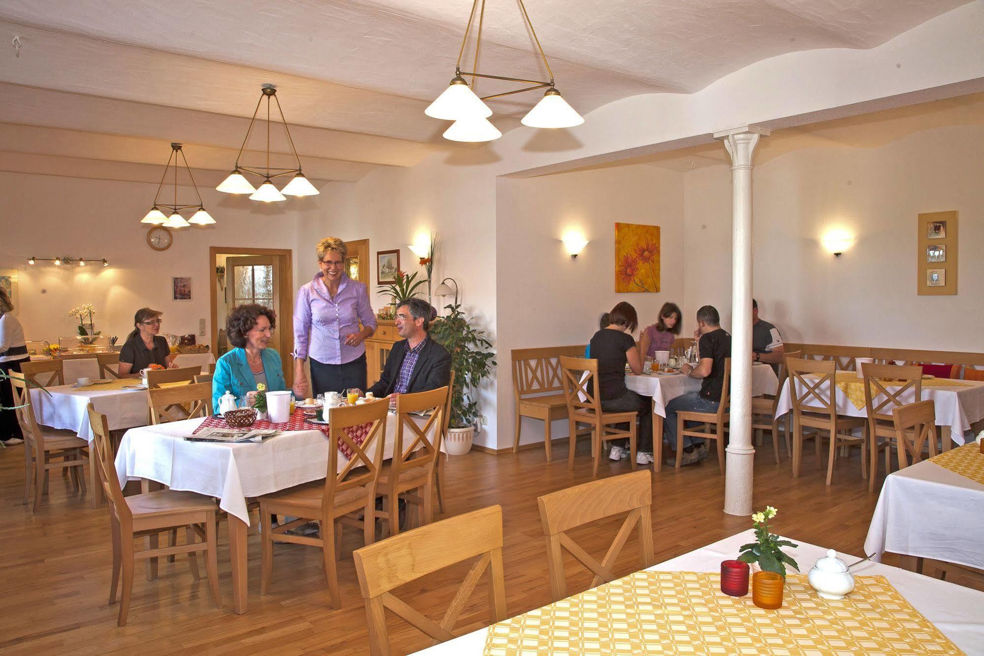 Pension Bernhardhof Otterfing Экстерьер фото